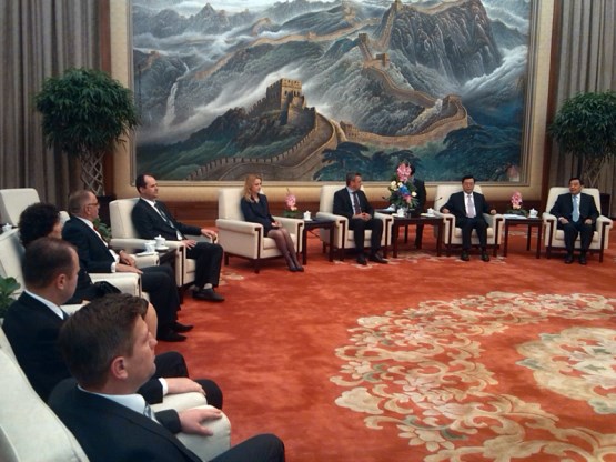 Делегација Дома народа Парламентарне скупштине БиХ разговарала у Пекингу са предсједником Свекинеског народног конгреса 